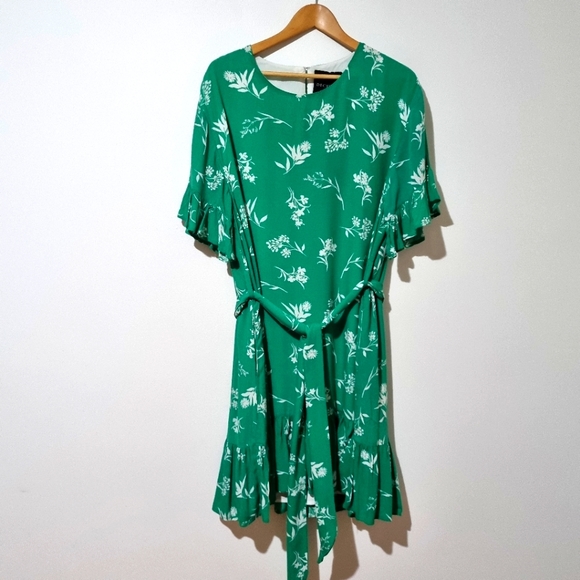 DECJUBA Dresses & Skirts - Decjuba Size 14 Green Floral Summer Dress